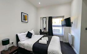 Oyo Firs Lodge London Heathrow