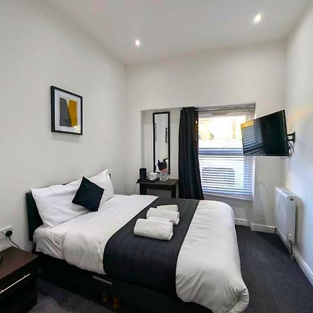 Oyo Firs Lodge London Heathrow Hounslow Exterior foto