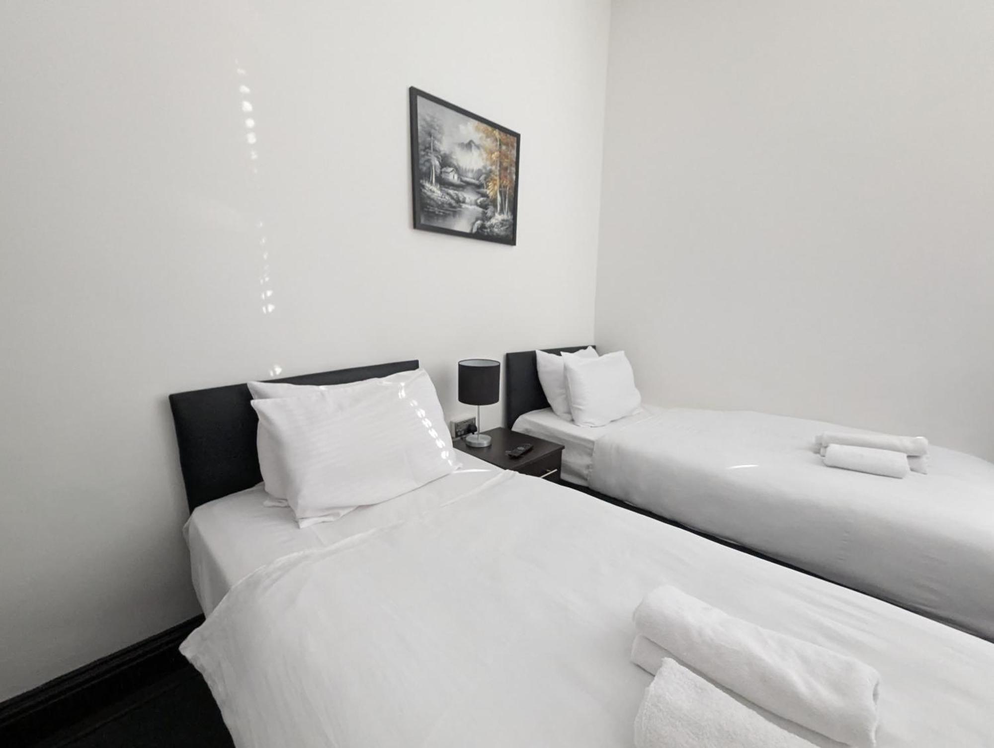 Oyo Firs Lodge London Heathrow Hounslow Exterior foto