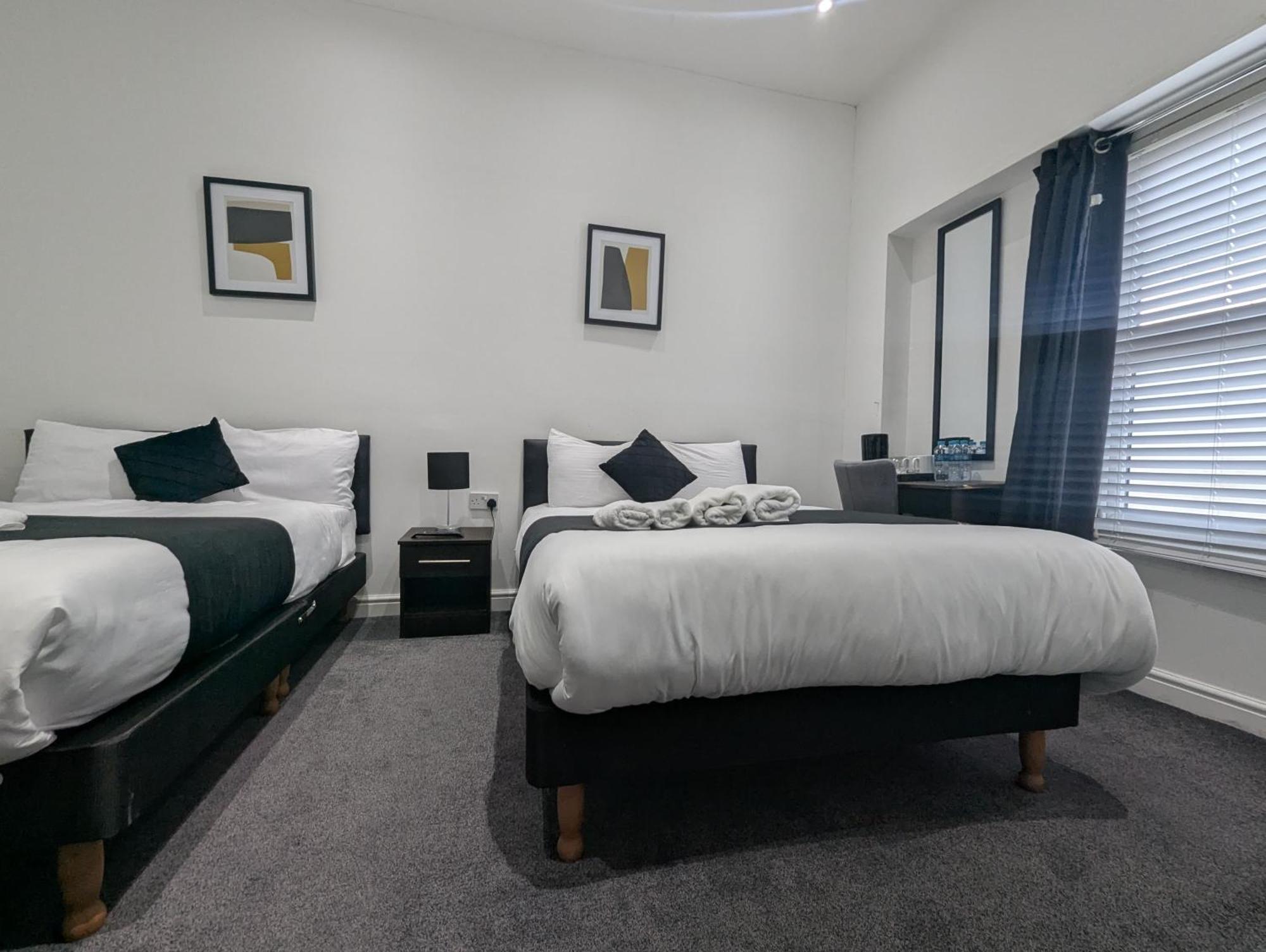 Oyo Firs Lodge London Heathrow Hounslow Exterior foto