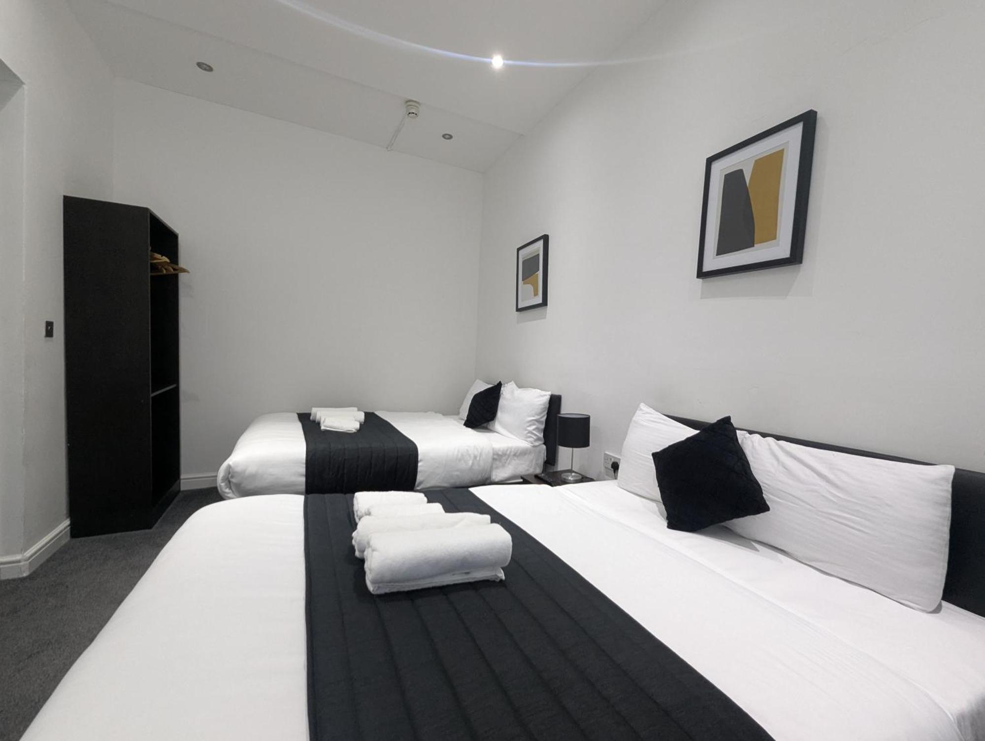 Oyo Firs Lodge London Heathrow Hounslow Exterior foto